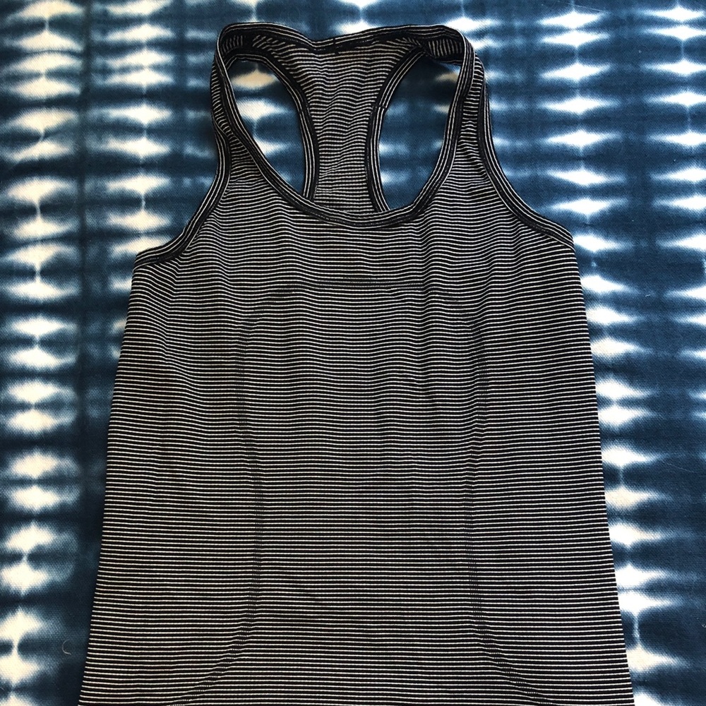COPY - Lululemon Swiftly B&W Tank